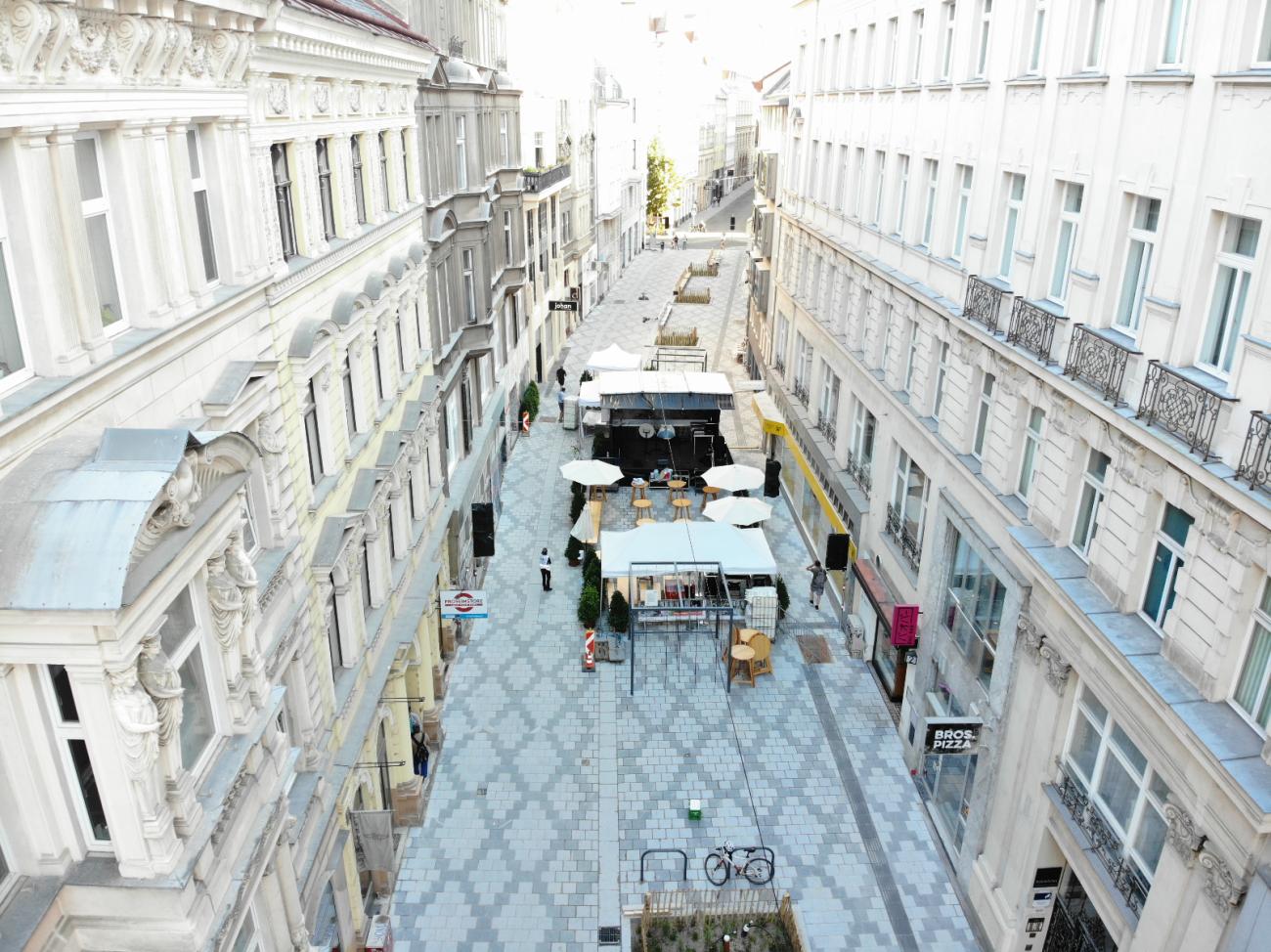 5Pflasteradler-ZWO-EIN-UND-ZWANZIG-3-Platz-Zollgergasse